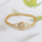 📿 Exklusiva smycken💎 Elegant ihålig blomma Jungfru Maria armband – Delikat design & hypoallergen – Perfekt för dagligt tro-inspirerat bruk – andlighet möter stil ✨🙏