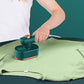 👕 60% RABATT! 💨 Bärbart Miniångstrykjärn – 90° Roterande, Titanplatta & Perfekt För Resor & Snabbstrykning 🧳