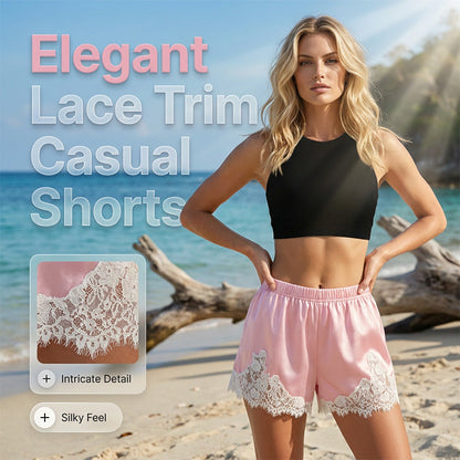 🩳 50% RABATT NU!✨ Satinshorts med spetskant – Vida ben och blommig spetshäll – Silkeslena sommar- och badbyxor 🌸