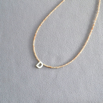 💎 55% RABATT! ✨ Romantiskt initialhalsband med pärlor – Pärlemorbokstäver & zirkonpärlor – Justerbart, personligt & perfekt som en meningsfull present eller vardagsaccessoar 💝