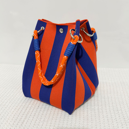 👜✨ 50% RABATT NU! Stickad hinkväska – eleganta ränder, rymlig & perfekt för semestern 🌊👒